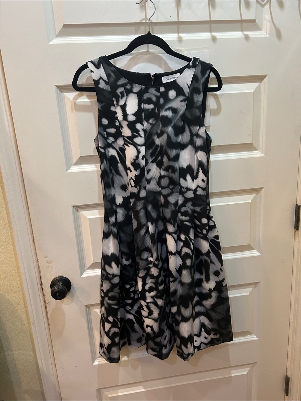 Calvin Klein Black and White Abstract Print Sleeveless Mini Dress